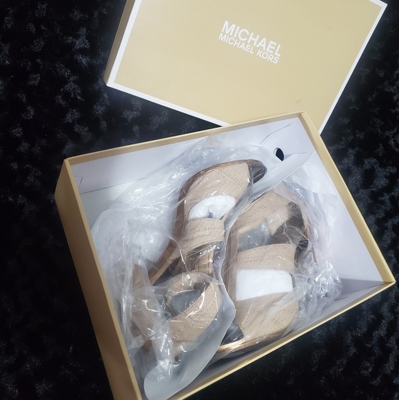 Michael kors shoes - Picture 5 of 5